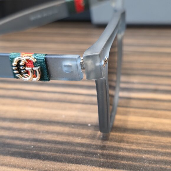 GUCCI Oversized Gray Transparent Sunglasses – Made in Italy | Unisex Designer Ey - Picture 8 of 9